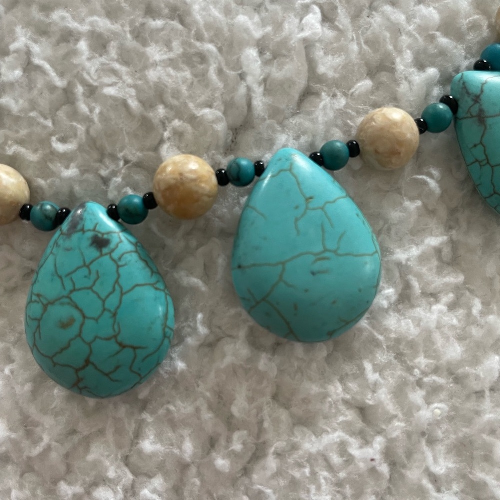 Hand Crafted Boho Inspired Turquoise and Cream Beaded Necklace. NWOT. - Picture 2 of 3